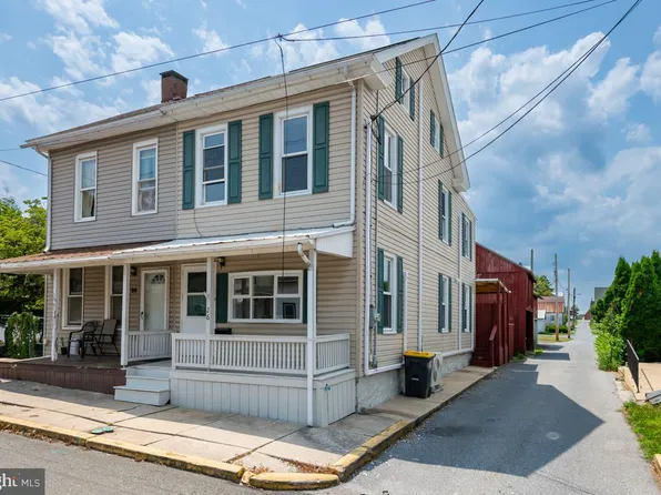 26 N 2nd St, Womelsdorf, PA 19567