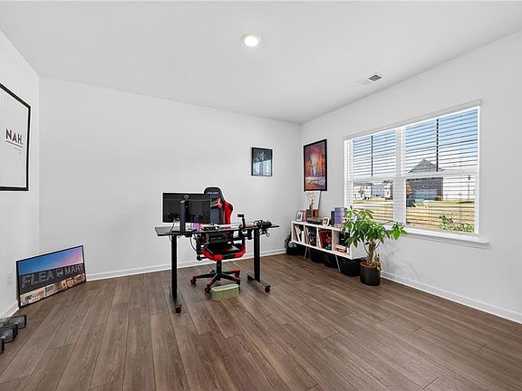 5th image of 845 Delft Way