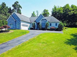 552 Caber Dr, Santa Rosa, CA 95409