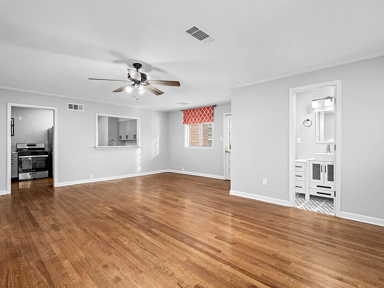 1453 Colonial Rd — Photo 14