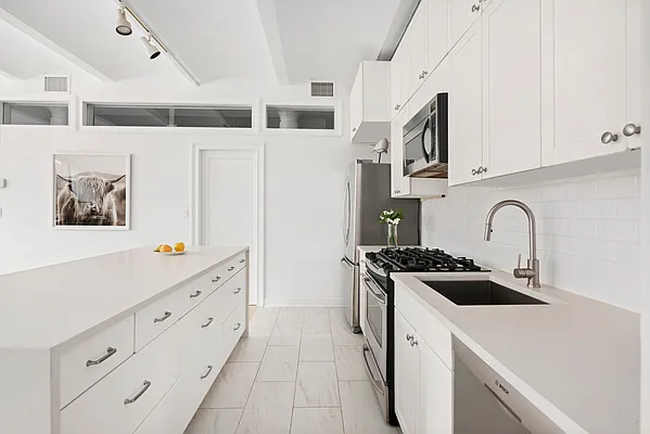 Sold by Corcoran | media 6