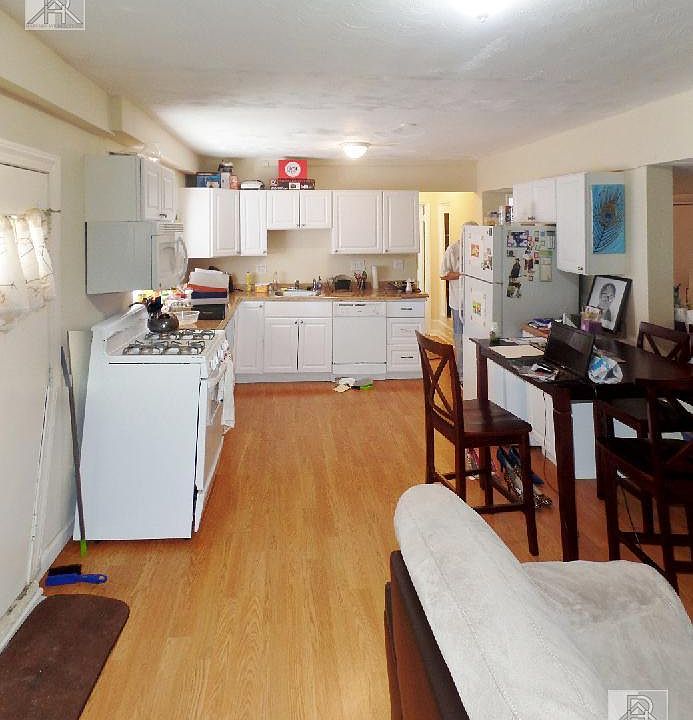 1st image of 94 Marion St #A
