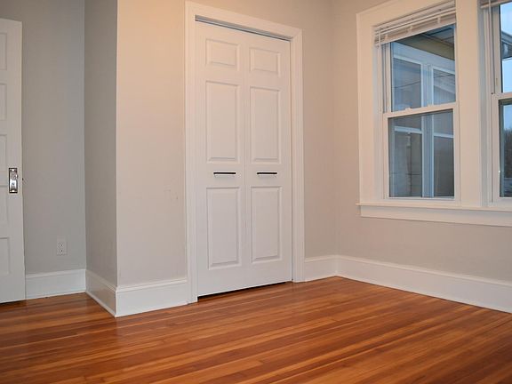 4th image of 424 Eddy Glover Blvd #2