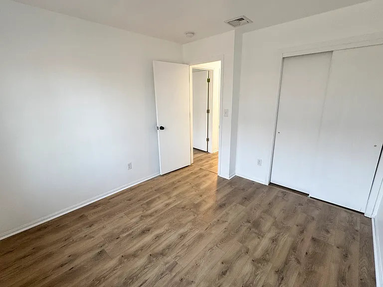 409 Kings Hwy — Photo 27