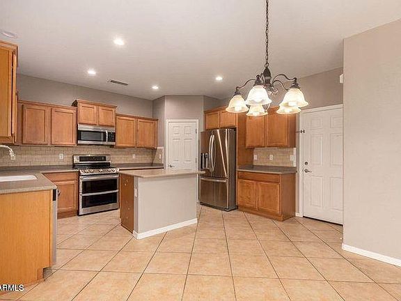 5th image of 2107 W Marconi Ave
