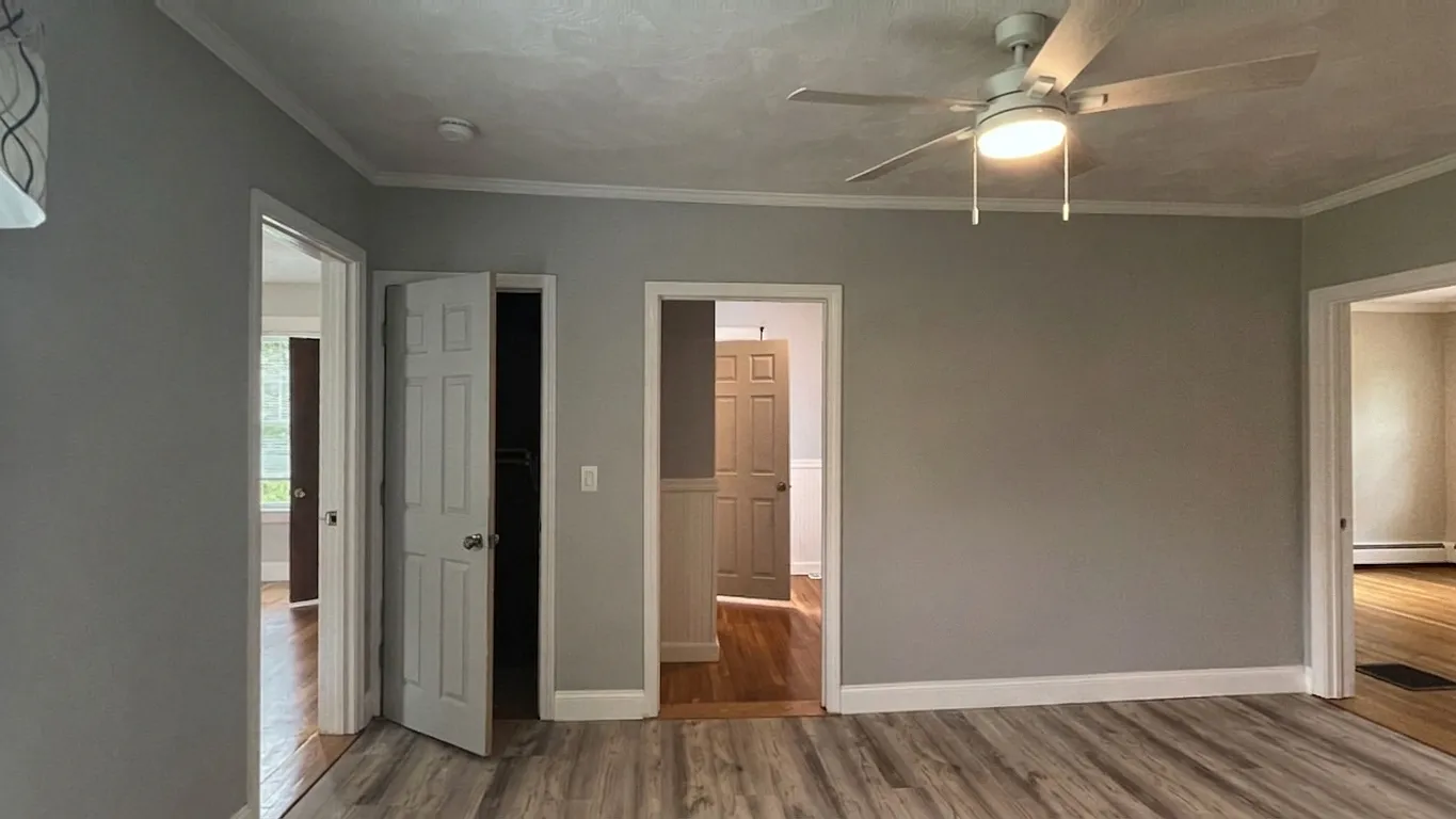 2 bed, 1000 sqft, $2,400 — Photo 3