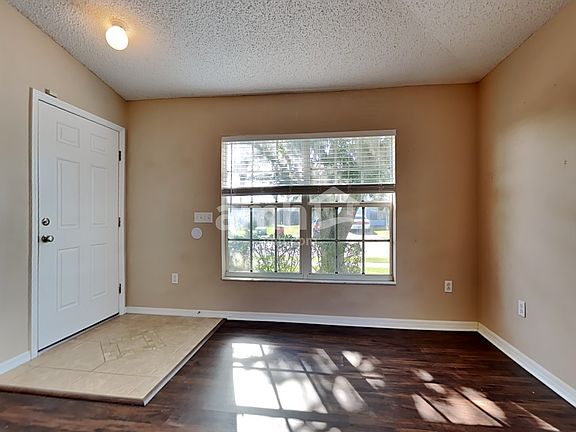 5th image of 4403 Tina Ln