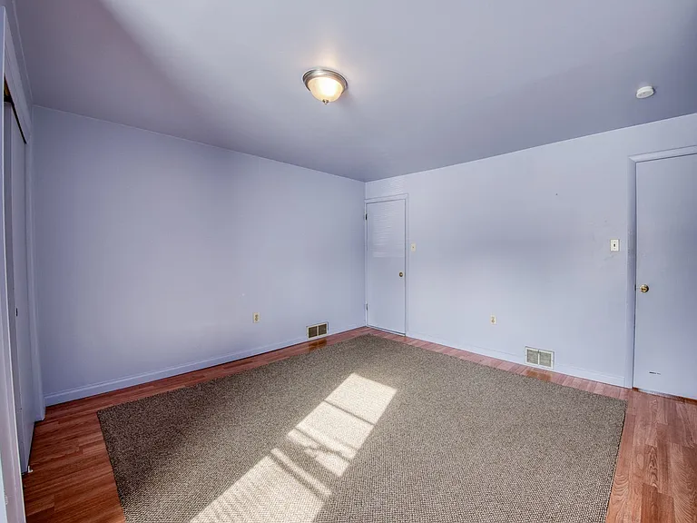 126 Railroad St #128 — Photo 40