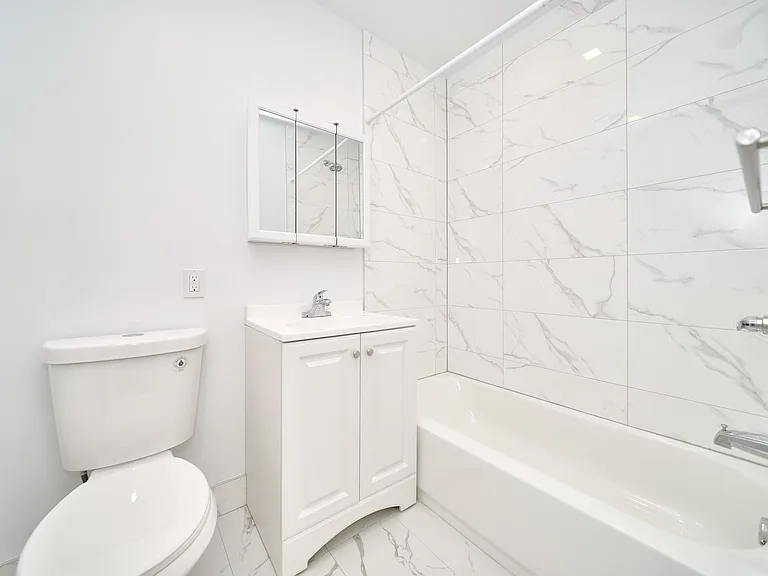 1843 1st Ave #4N — Photo 6