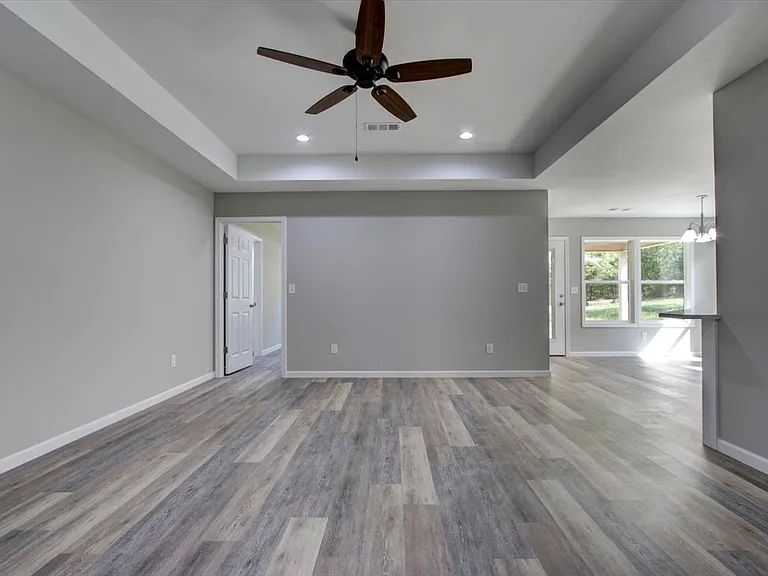 203 Elysian Hills Dr — Photo 4