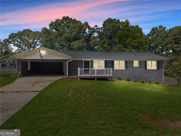 5850 Norton Cir, Flowery Branch, GA 30542