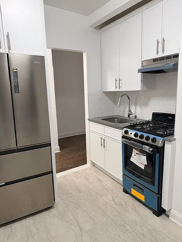 811 Cortelyou Rd APT 1A photo 1