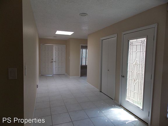3rd image of 6309 Annapolis Dr NE