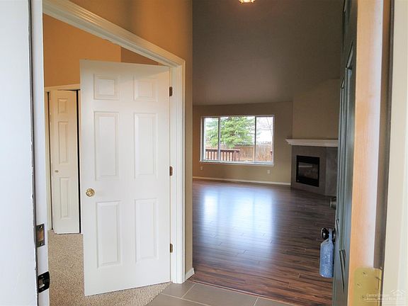 3rd image of 2456 NW Canyon Dr