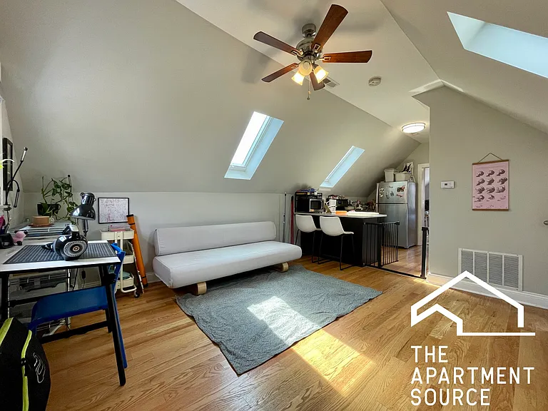 3611 W Wolfram St #2R — Photo 4