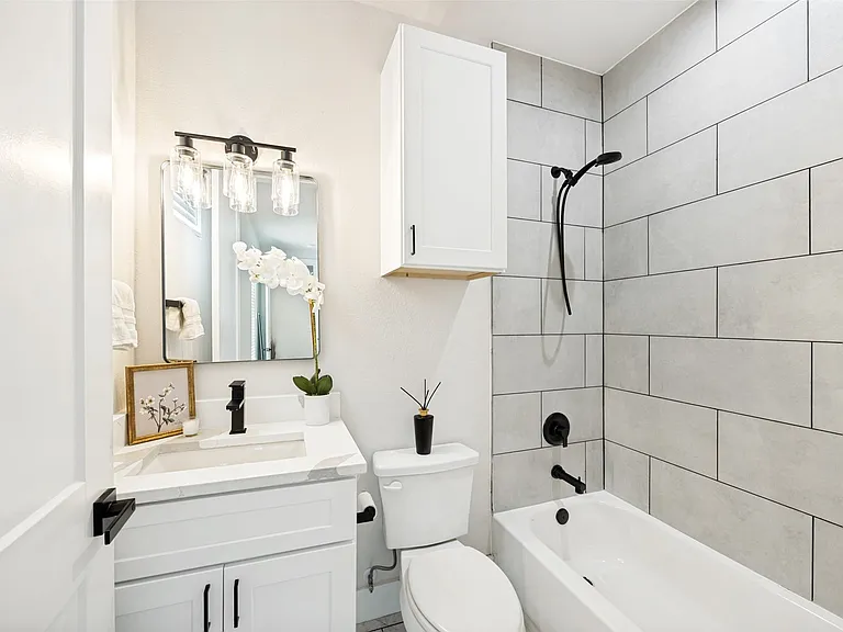 5633 Live Oak St #103 — Photo 13