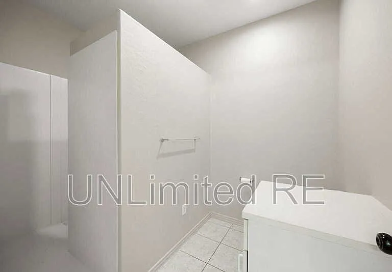 6001 N Tower Ln #A — Photo 19