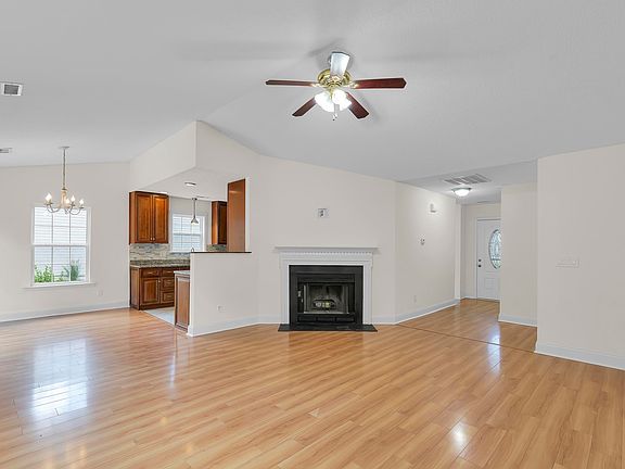 3rd image of 4 Raleigh Ct