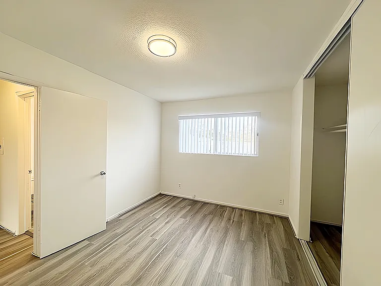 2615 Chariton St #8 — Photo 9