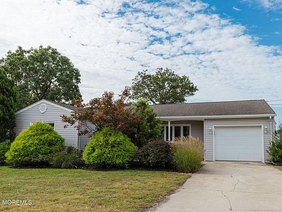 2nd image of 466 Vassar Place