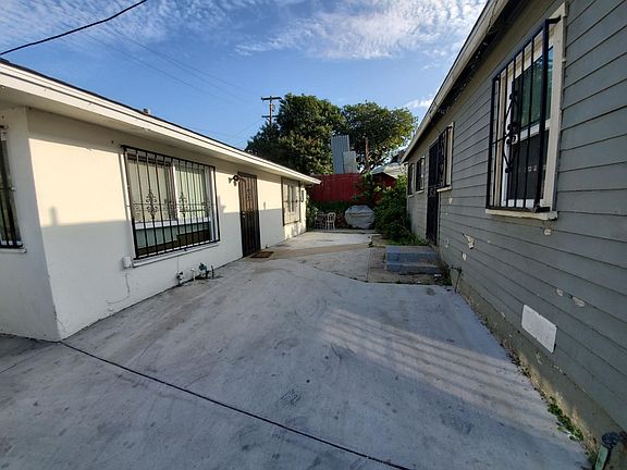3rd image of 1135 Highland Ave