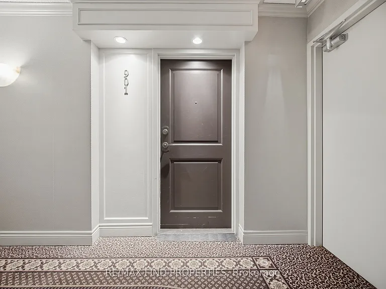 30 Wellington St E #901 — Photo 8