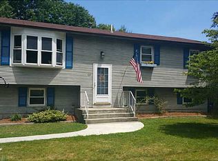 100 Oak Tree Ave, Warwick, RI 02886