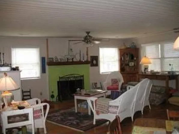 122 Shrimp St, Holden Beach, NC 28462