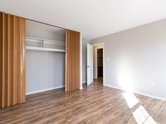 2nd image of 2816 Chablis Cir #5