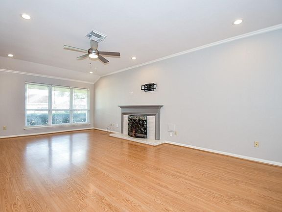 4th image of 3402 Hidden Creek Dr