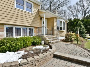 21 Majestic Ave, Lincroft, NJ