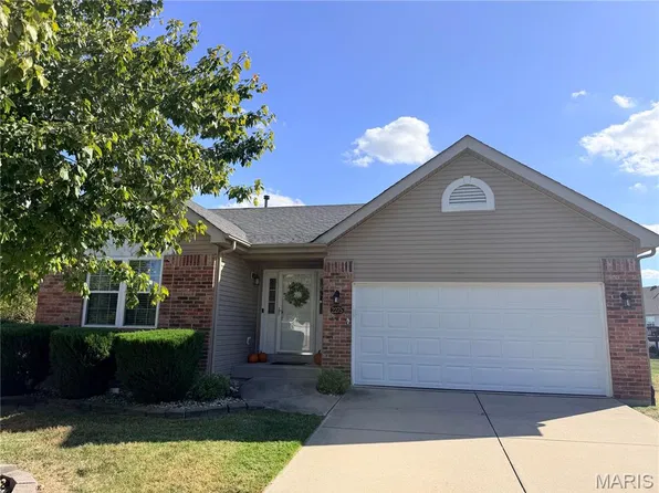 2275 Haverford Ct, Maryville, IL 62062