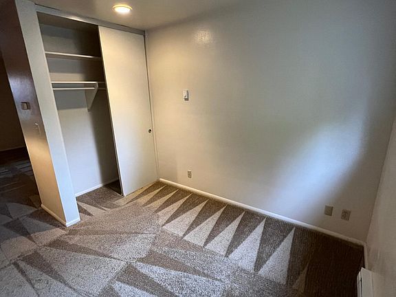 2nd image of 170 Owens St S #203