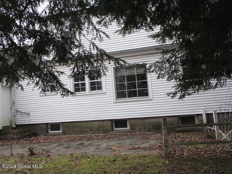 4th image of 96 Sheridan Street