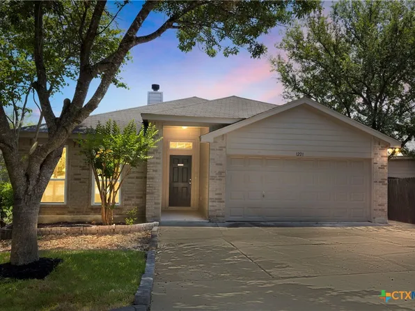 1221 Hilltop Dr, San Marcos, TX 78666