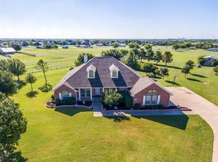 901 Wickwood Ct, Fort Worth, TX 76131