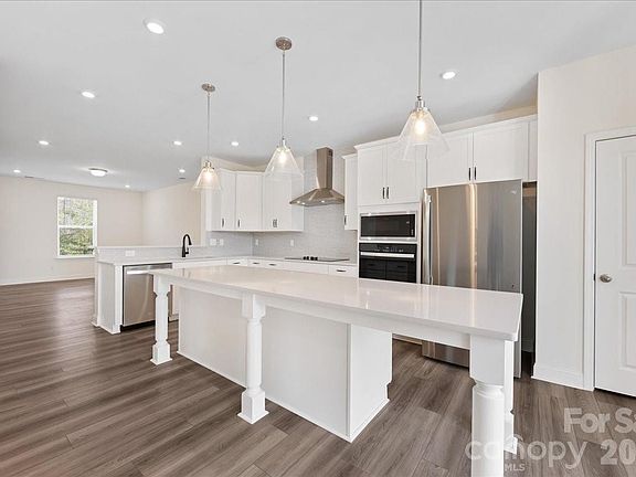 2nd image of 647 District Ct