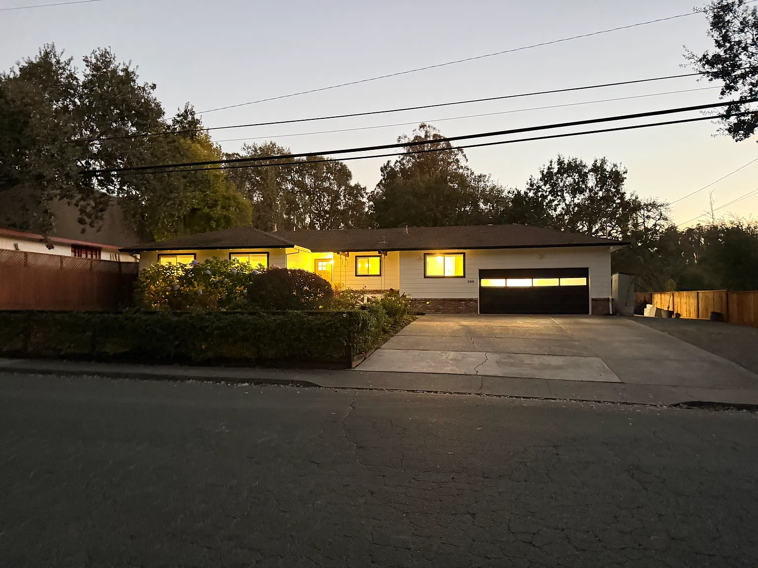 4 bed, 2.5 bath, 2078 sqft, $4,300 — Photo 1