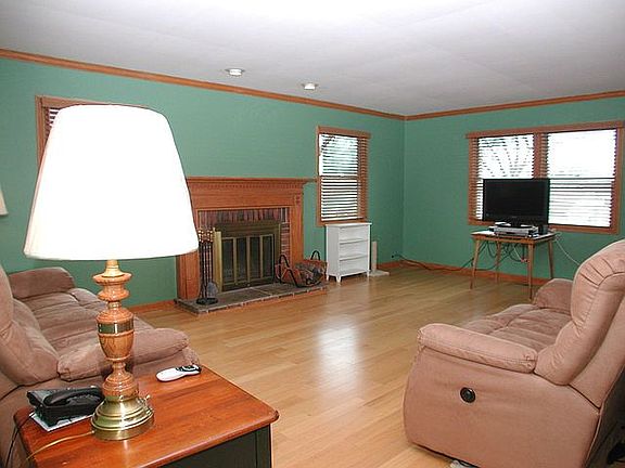 3rd image of 500 N Braintree Dr