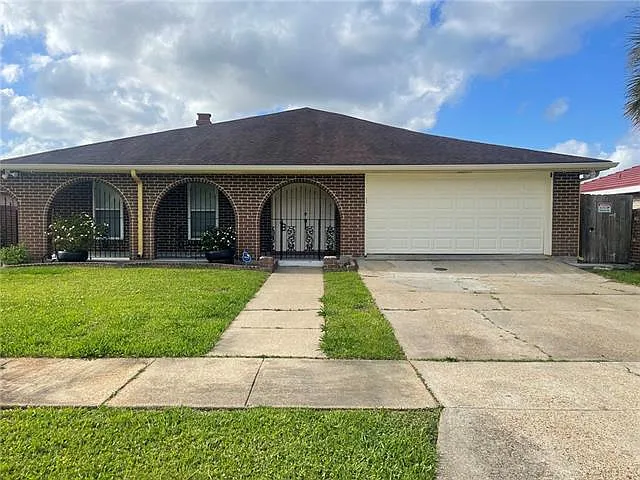 2248 Stall Dr — Photo 1