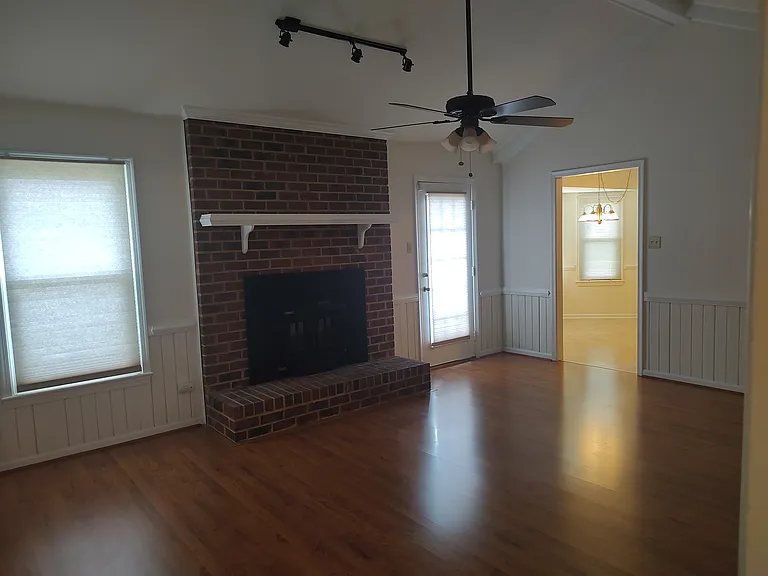 421 Currituck Dr — Photo 15