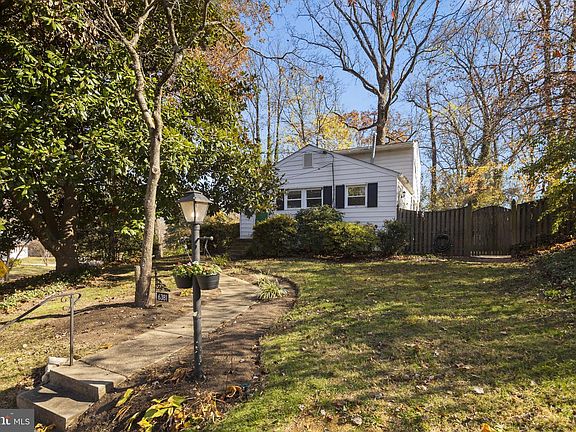 3rd image of 6381 Lakewood Dr