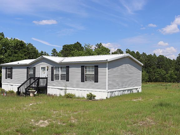 4th image of 806 State Park Rd