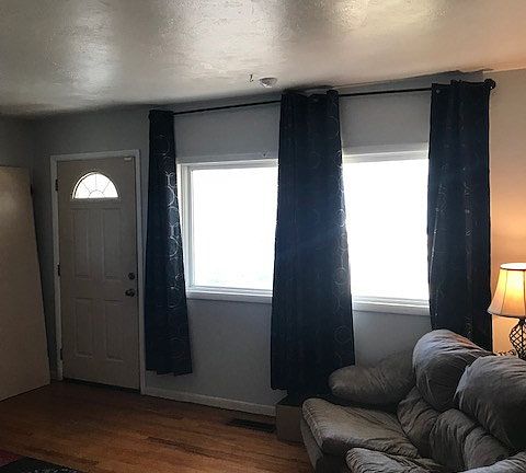 2nd image of 212 N Sunset St
