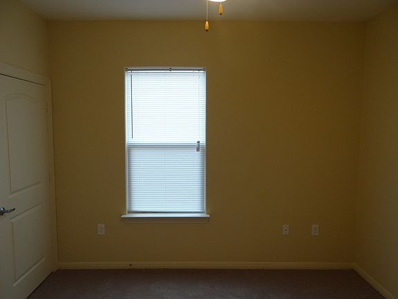 5th image of 770 Elgie St