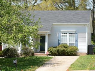 1717 Oakdale Green Dr, Charlotte, NC