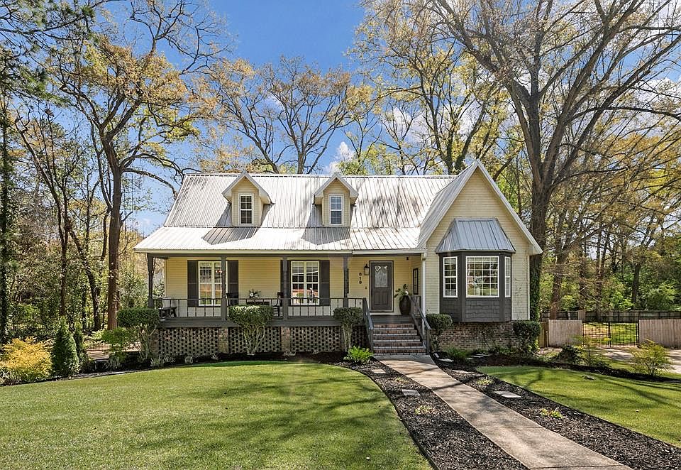 1st image of 619 Farrah Cir