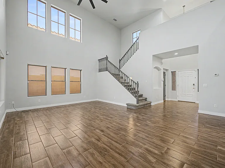 17446 W Yavapai St — Photo 9