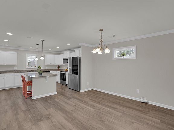 2nd image of 275 Niblick Dr