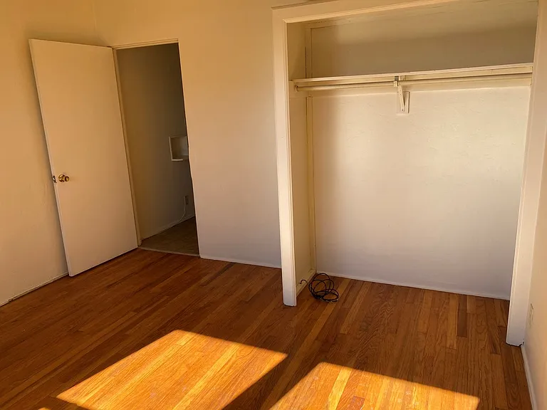 1239 Madison St — Photo 17